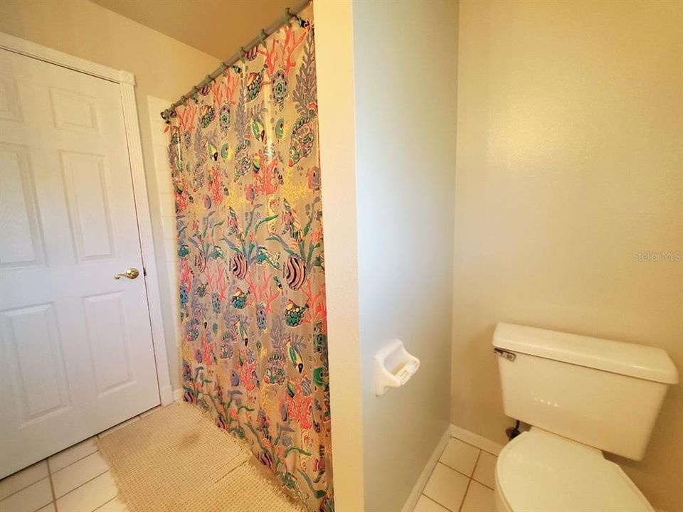For Rent: $2,300 (4 beds, 2 baths, 1820 Square Feet)