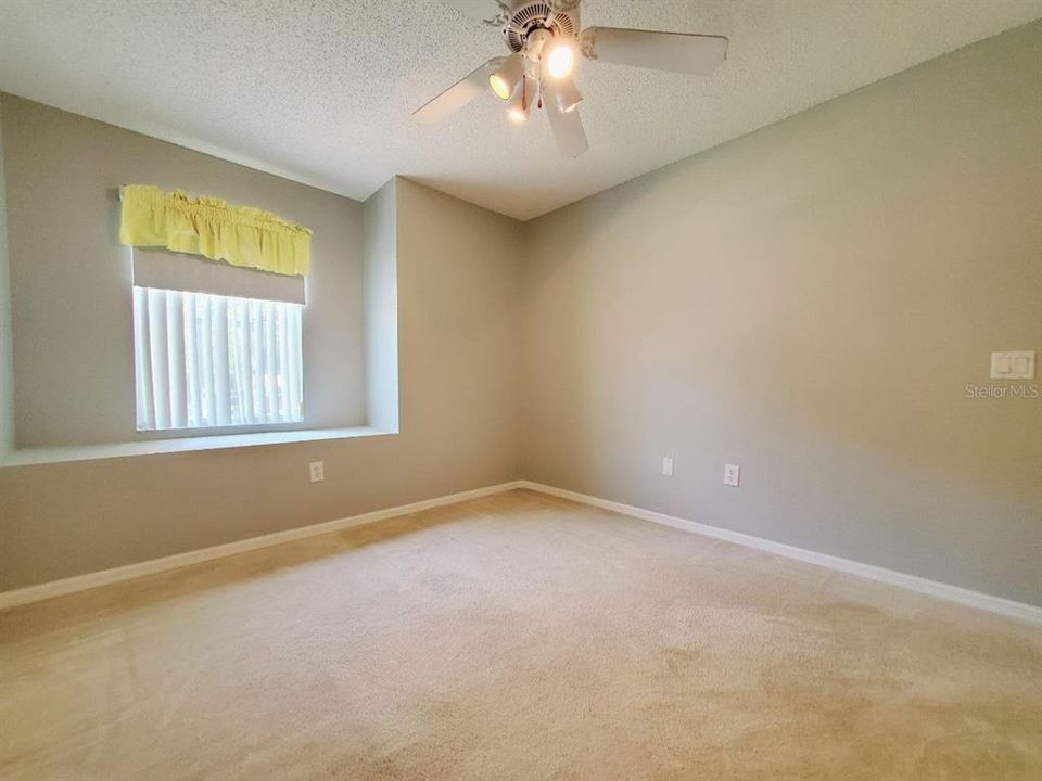 For Rent: $2,300 (4 beds, 2 baths, 1820 Square Feet)