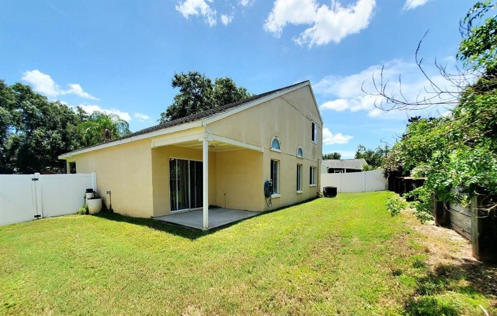 For Rent: $2,300 (4 beds, 2 baths, 1820 Square Feet)