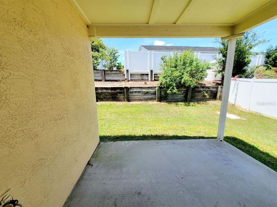 For Rent: $2,300 (4 beds, 2 baths, 1820 Square Feet)