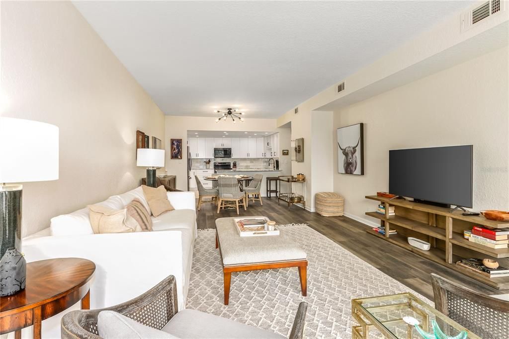 En Venta: $675,000 (2 camas, 2 baños, 1403 Pies cuadrados)