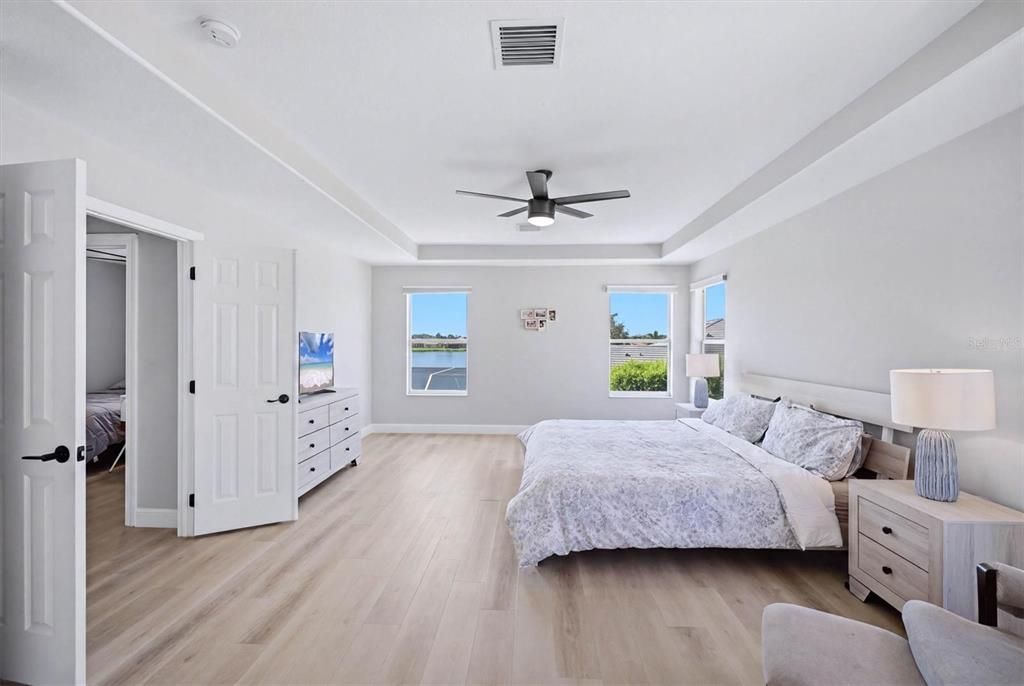 En Venta: $775,000 (4 camas, 3 baños, 2930 Pies cuadrados)