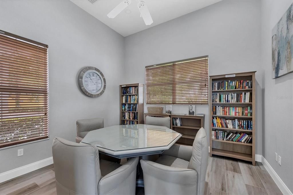 En Venta: $775,000 (4 camas, 3 baños, 2930 Pies cuadrados)
