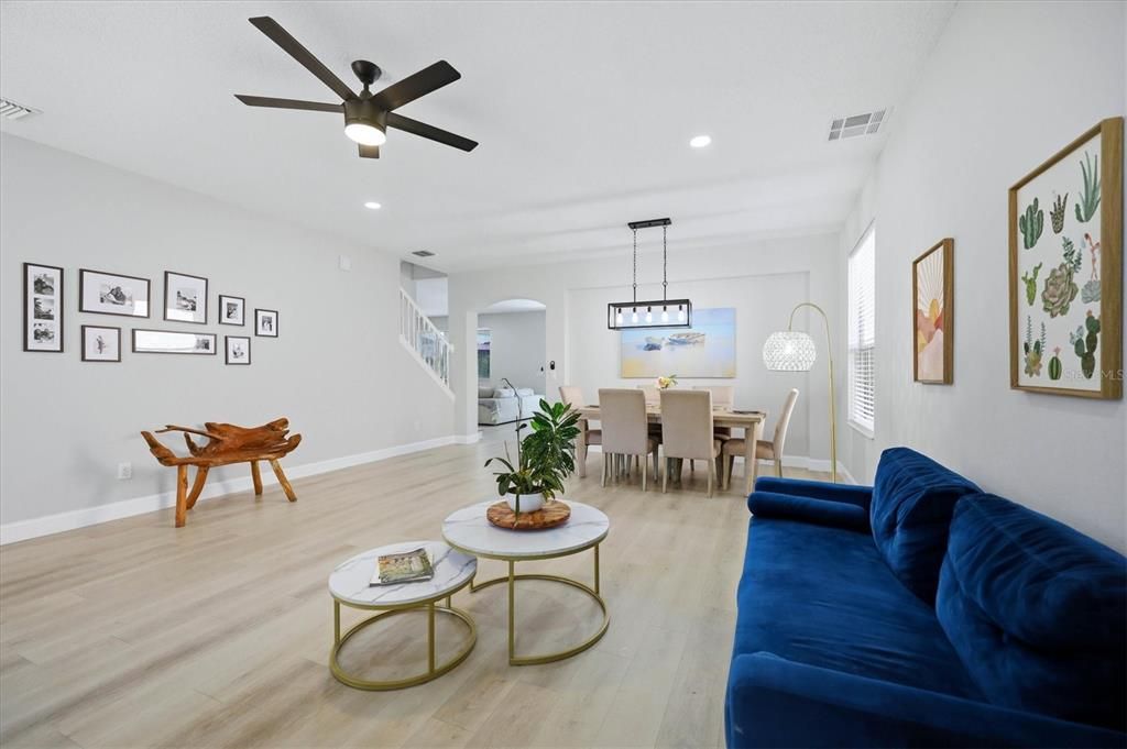 En Venta: $775,000 (4 camas, 3 baños, 2930 Pies cuadrados)