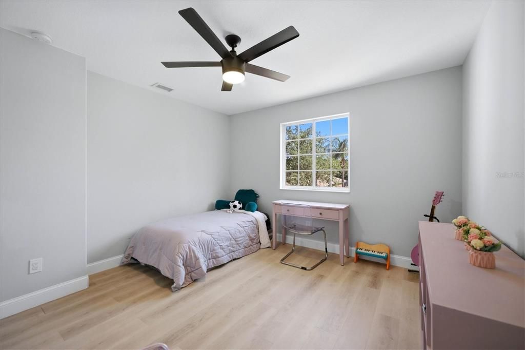 En Venta: $775,000 (4 camas, 3 baños, 2930 Pies cuadrados)