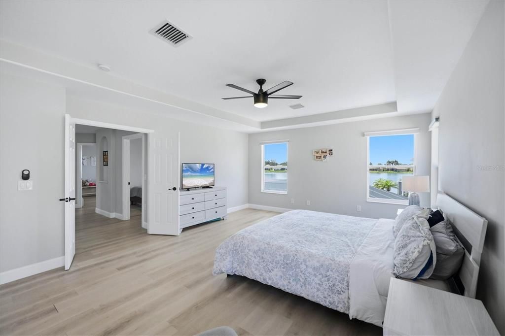 En Venta: $775,000 (4 camas, 3 baños, 2930 Pies cuadrados)