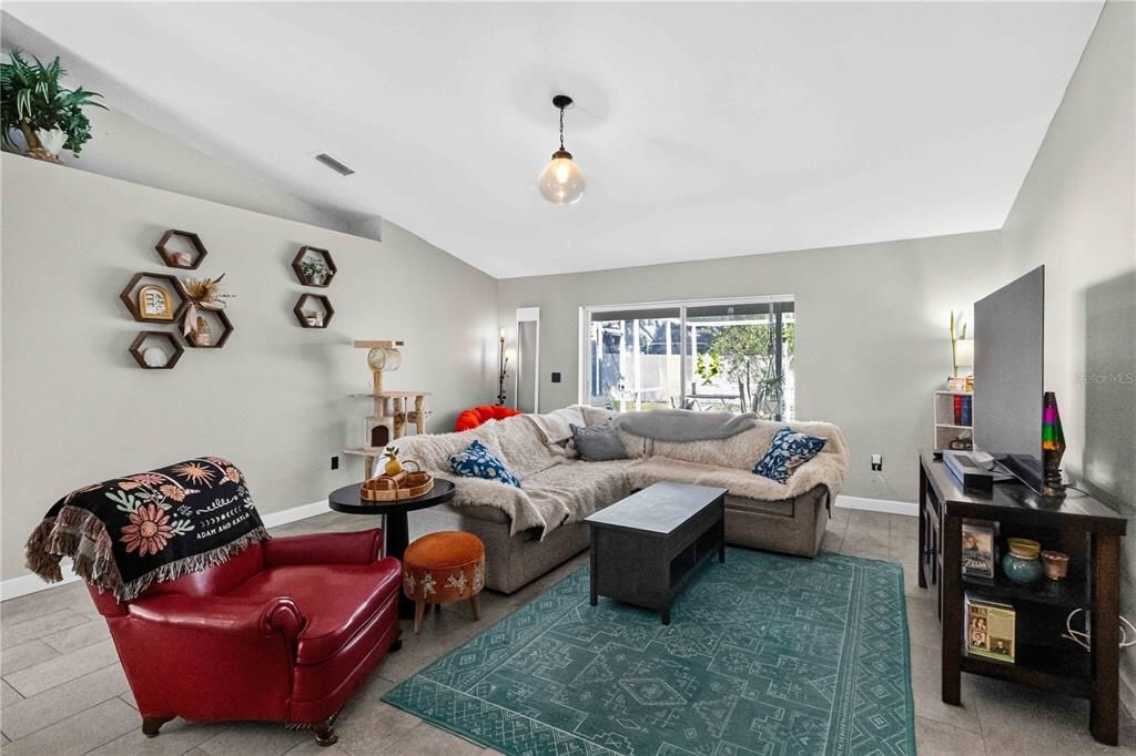 En Venta: $425,000 (3 camas, 2 baños, 1525 Pies cuadrados)