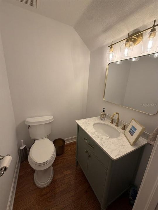 Activo con contrato: $1,690,000 (5 camas, 5 baños, 4446 Pies cuadrados)
