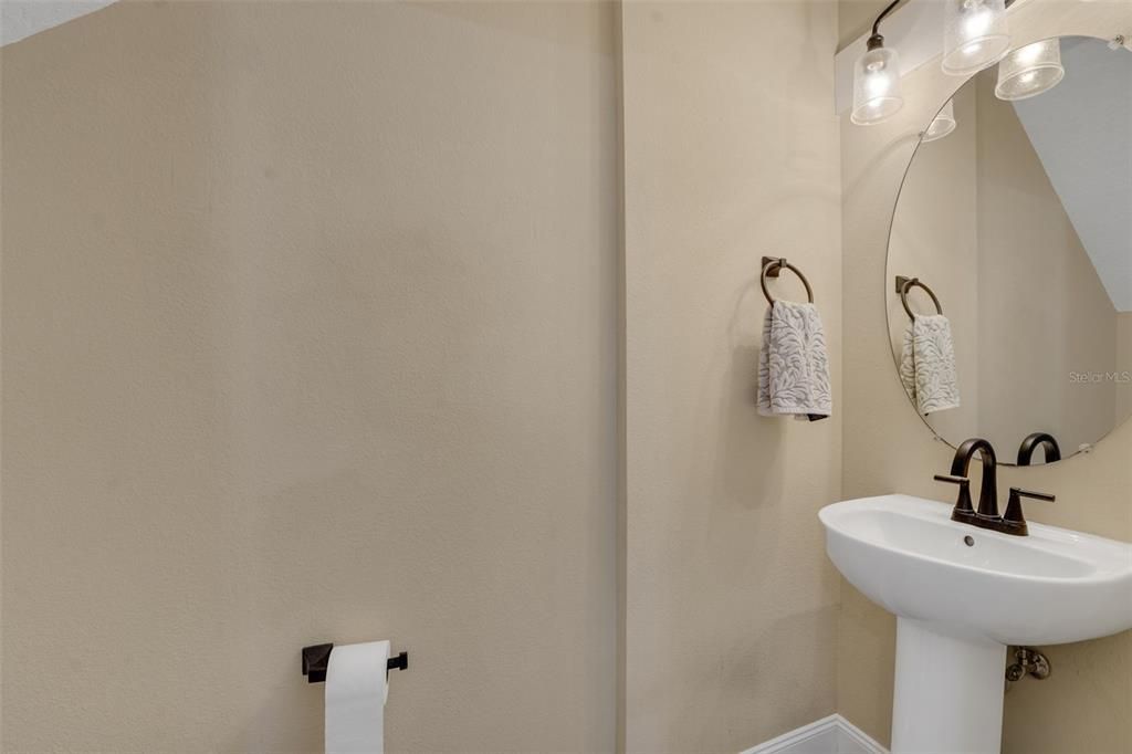 For Sale: $349,000 (3 beds, 2 baths, 1409 Square Feet)