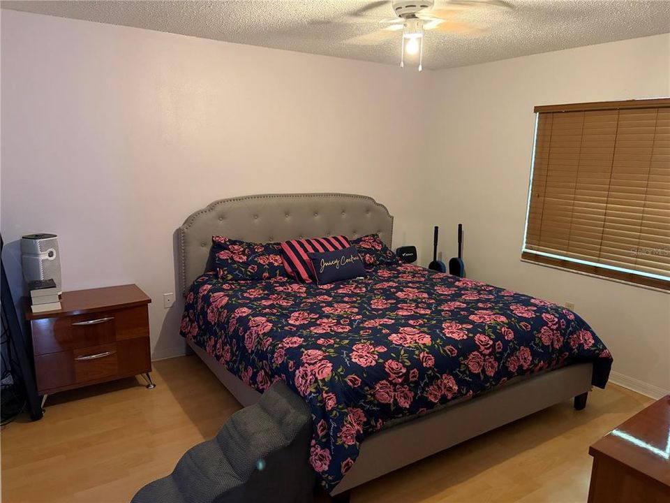 For Sale: $549,000 (4 beds, 0 baths, 1964 Square Feet)