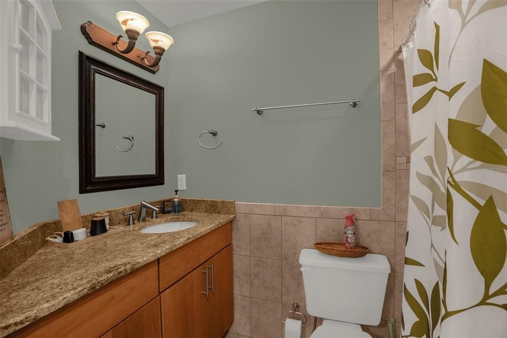 Activo con contrato: $405,000 (3 camas, 2 baños, 1545 Pies cuadrados)