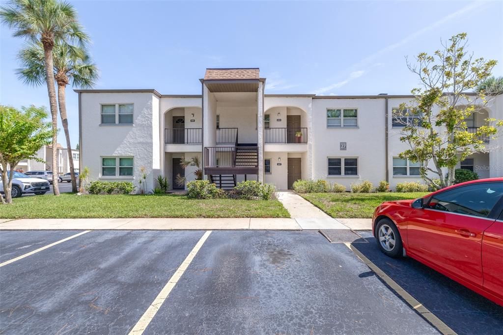 For Sale: $105,000 (2 beds, 1 baths, 820 Square Feet)