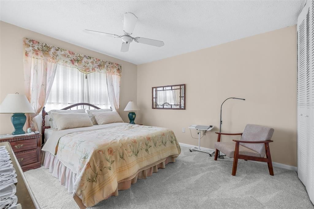 For Sale: $105,000 (2 beds, 1 baths, 820 Square Feet)