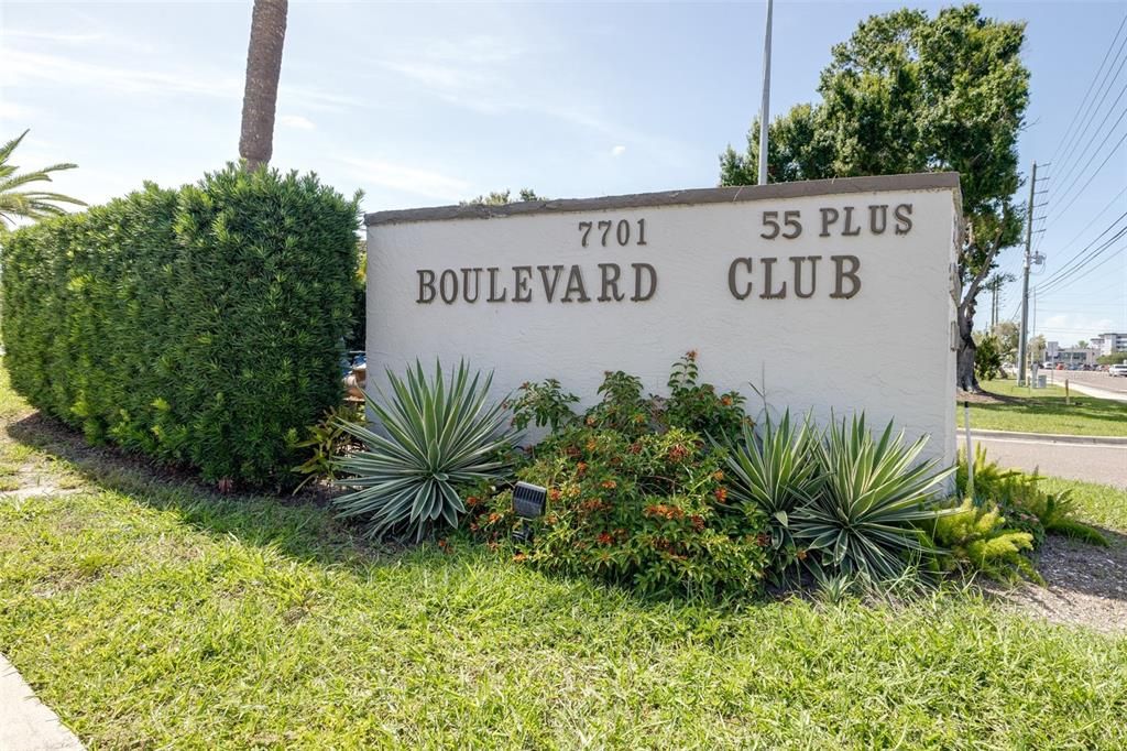 For Sale: $105,000 (2 beds, 1 baths, 820 Square Feet)