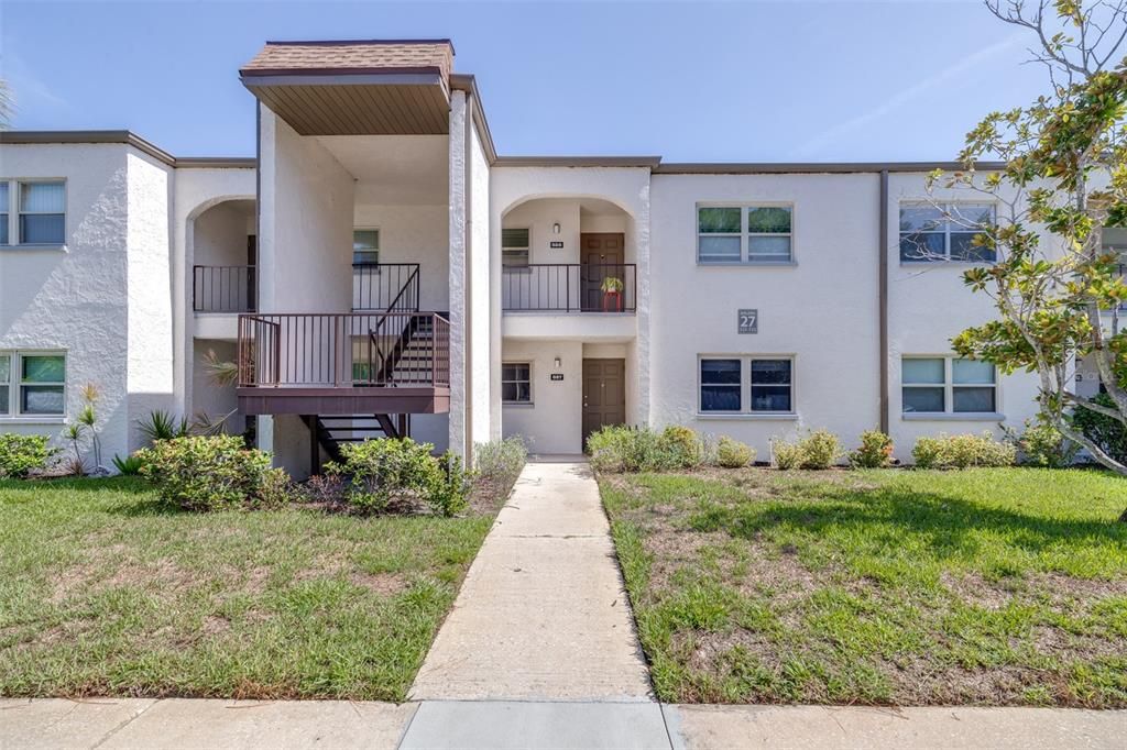 For Sale: $105,000 (2 beds, 1 baths, 820 Square Feet)