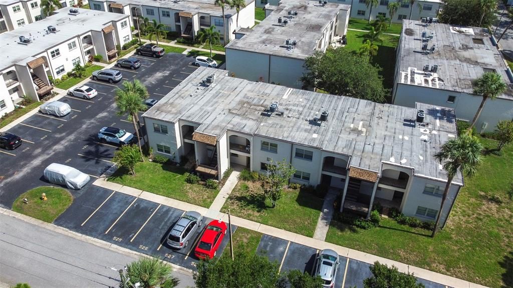 For Sale: $105,000 (2 beds, 1 baths, 820 Square Feet)
