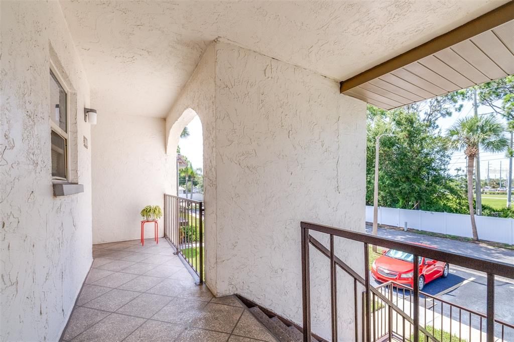 For Sale: $105,000 (2 beds, 1 baths, 820 Square Feet)