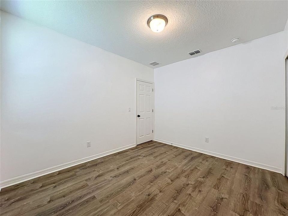 На продажу: $325,000 (4 спален, 2 ванн, 1688 Квадратных фут)
