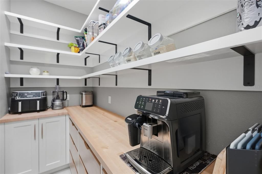 En Venta: $1,500,000 (6 camas, 3 baños, 3470 Pies cuadrados)