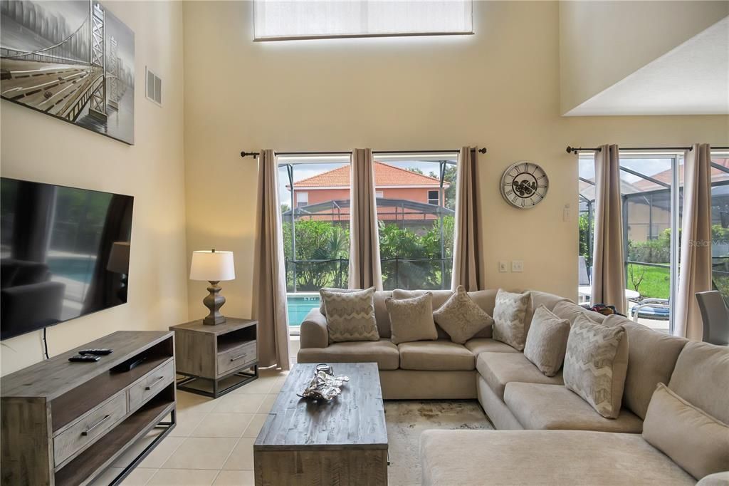For Sale: $485,000 (6 beds, 5 baths, 2771 Square Feet)