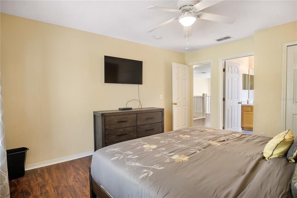 For Sale: $485,000 (6 beds, 5 baths, 2771 Square Feet)
