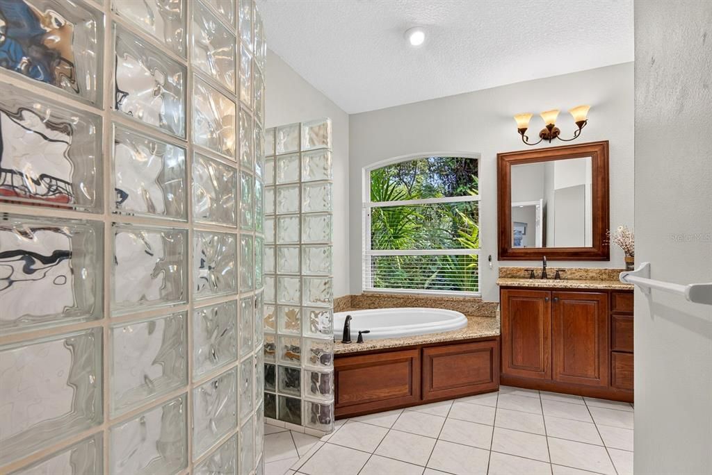 For Sale: $575,000 (3 beds, 2 baths, 2129 Square Feet)