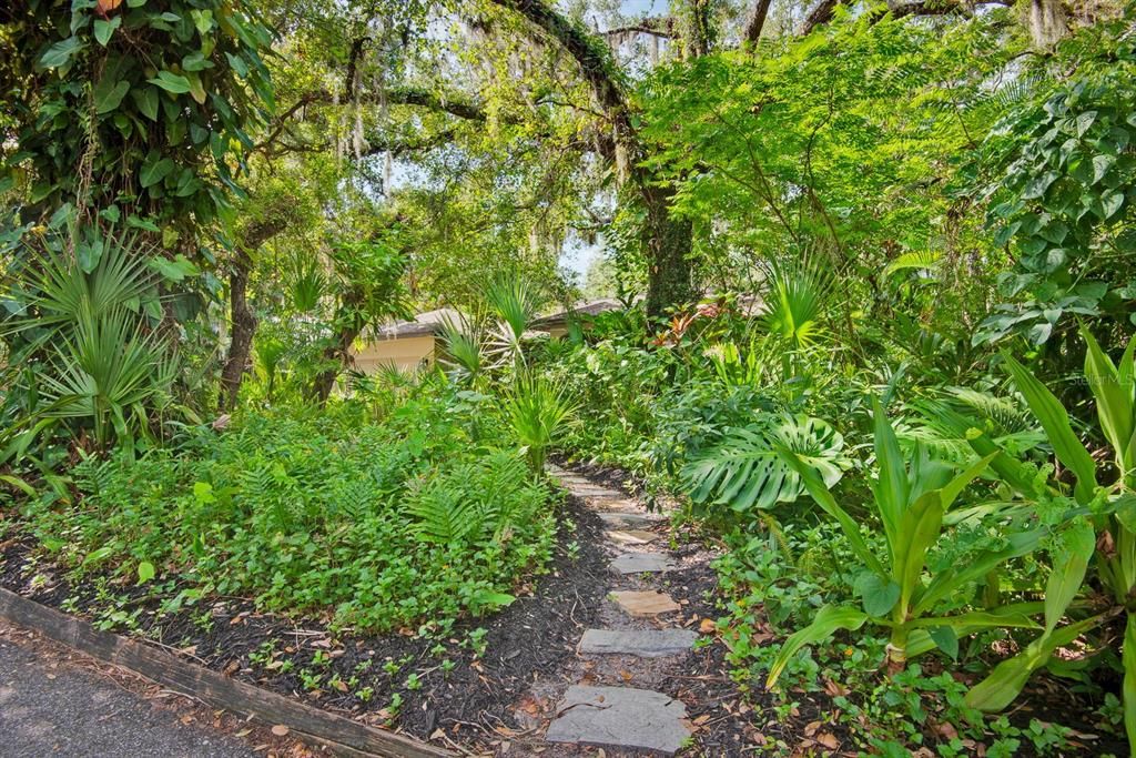For Sale: $575,000 (3 beds, 2 baths, 2129 Square Feet)