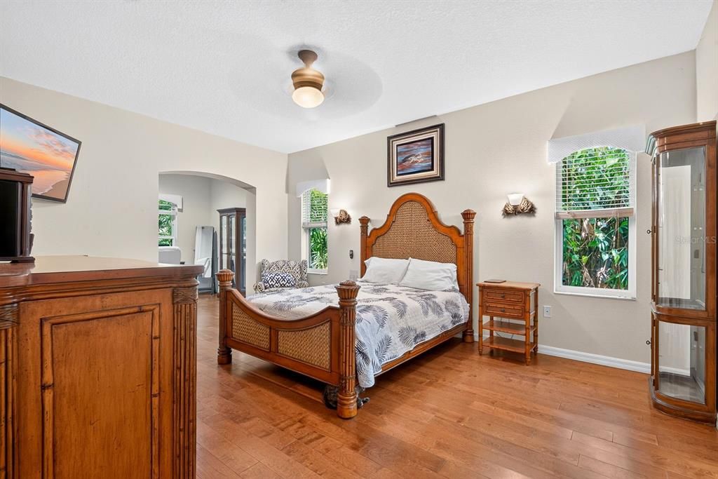 For Sale: $575,000 (3 beds, 2 baths, 2129 Square Feet)