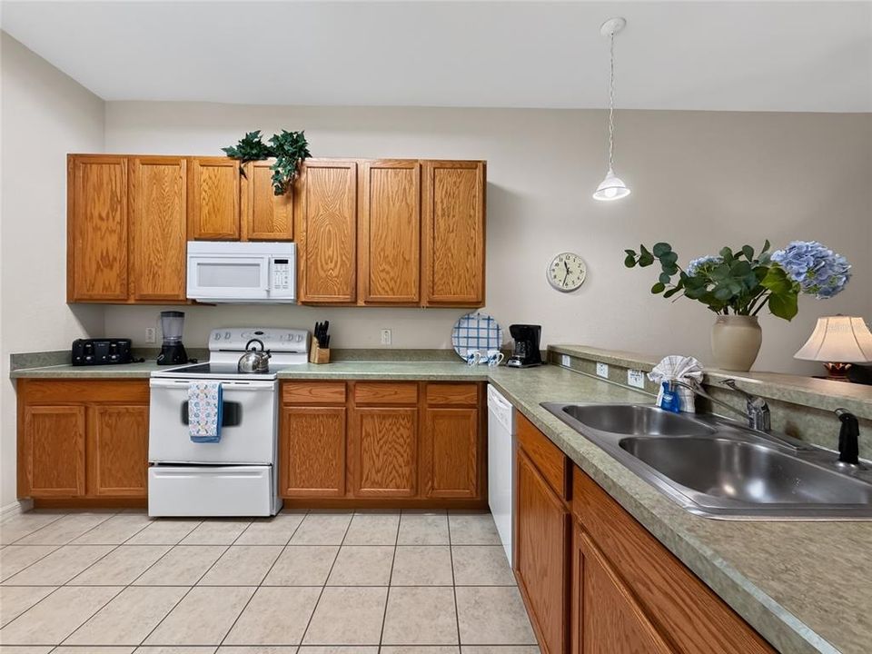 En Venta: $195,000 (2 camas, 2 baños, 1307 Pies cuadrados)