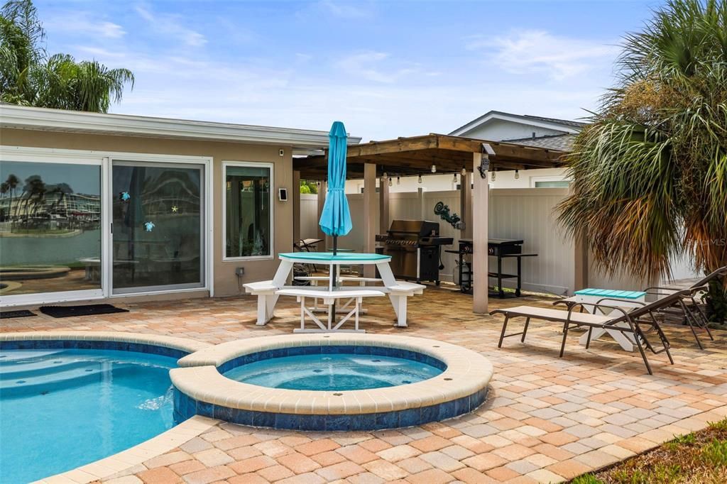 For Sale: $1,679,900 (3 beds, 2 baths, 2342 Square Feet)