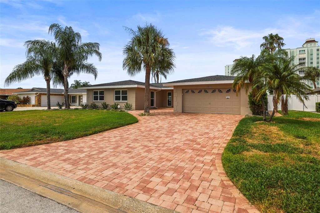 For Sale: $1,679,900 (3 beds, 2 baths, 2342 Square Feet)