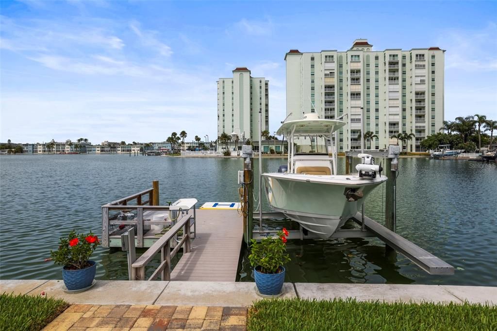 For Sale: $1,679,900 (3 beds, 2 baths, 2342 Square Feet)