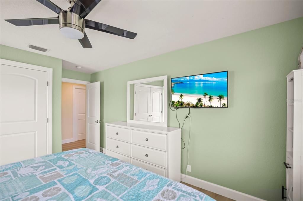 For Sale: $1,679,900 (3 beds, 2 baths, 2342 Square Feet)