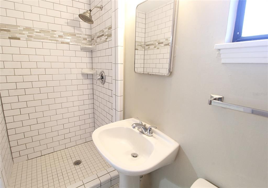 В аренду: $2,700 (3 спален, 3 ванн, 1737 Квадратных фут)