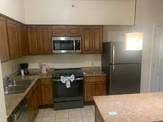 На продажу: $215,000 (3 спален, 2 ванн, 1200 Квадратных фут)