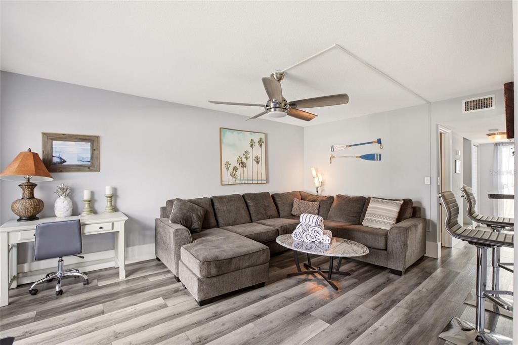 For Sale: $266,500 (2 beds, 2 baths, 1336 Square Feet)