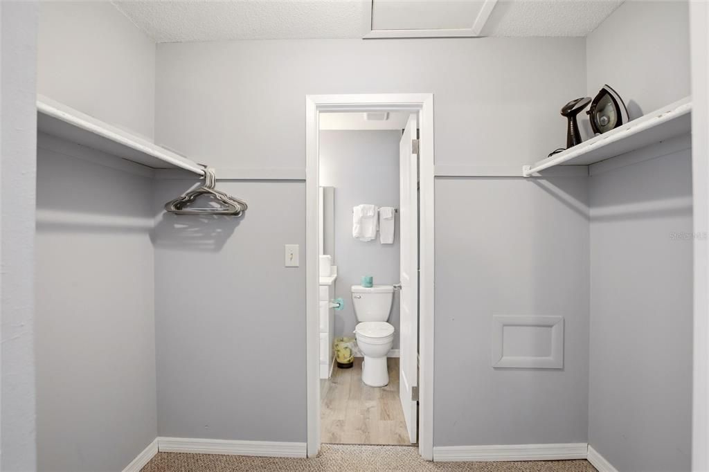 For Sale: $266,500 (2 beds, 2 baths, 1336 Square Feet)