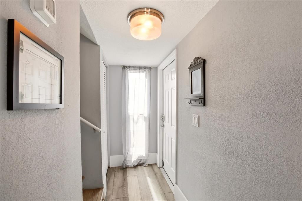 For Sale: $266,500 (2 beds, 2 baths, 1336 Square Feet)