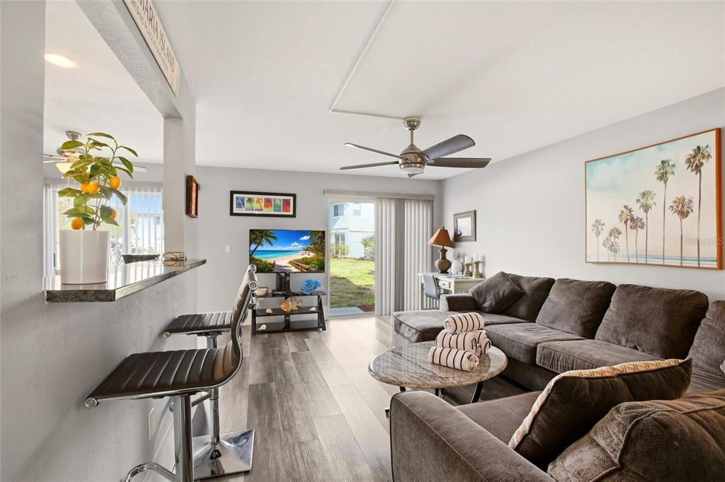 For Sale: $266,500 (2 beds, 2 baths, 1336 Square Feet)