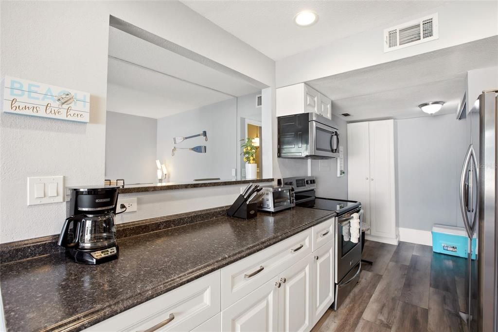 For Sale: $266,500 (2 beds, 2 baths, 1336 Square Feet)