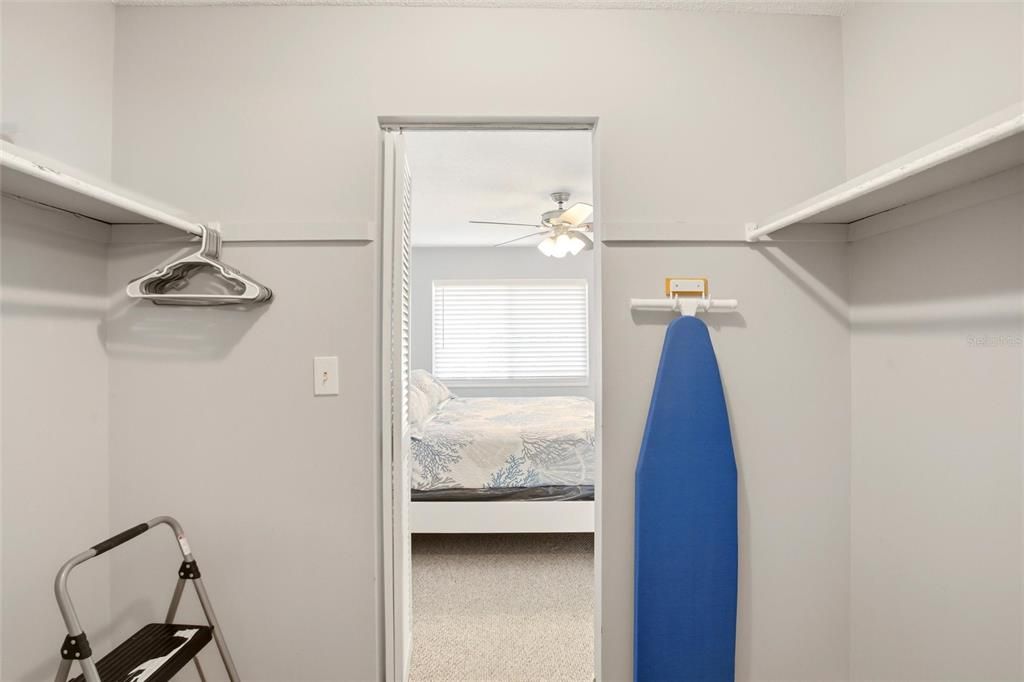 For Sale: $266,500 (2 beds, 2 baths, 1336 Square Feet)