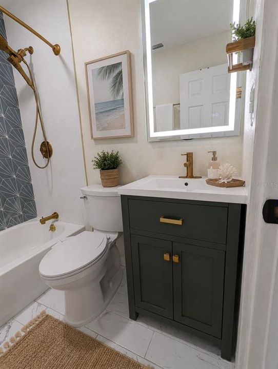 Active With Contract: $3,200 (3 beds, 2 baths, 1198 Square Feet)