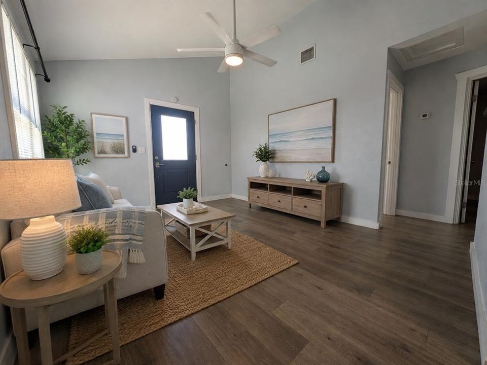Active With Contract: $3,200 (3 beds, 2 baths, 1198 Square Feet)