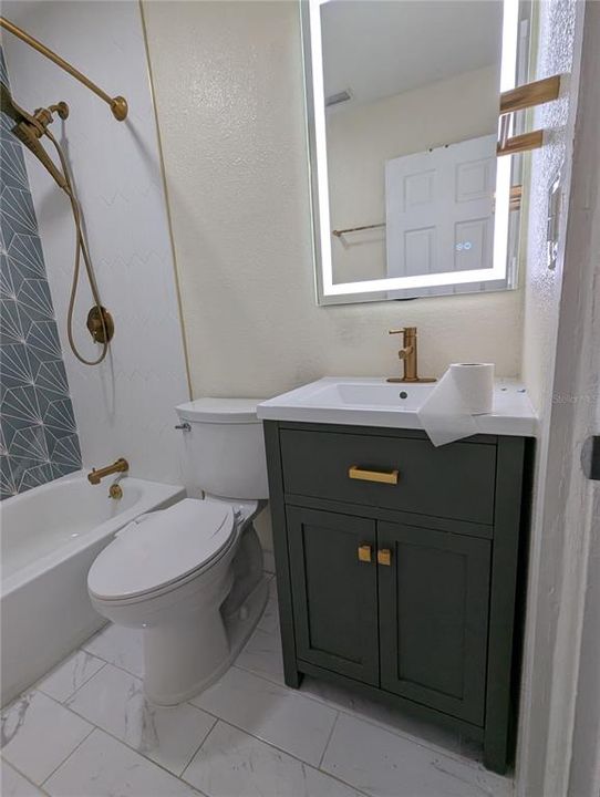 Active With Contract: $3,200 (3 beds, 2 baths, 1198 Square Feet)