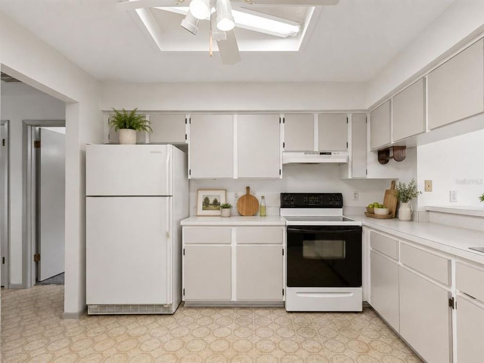 На продажу: $425,000 (3 спален, 2 ванн, 1611 Квадратных фут)