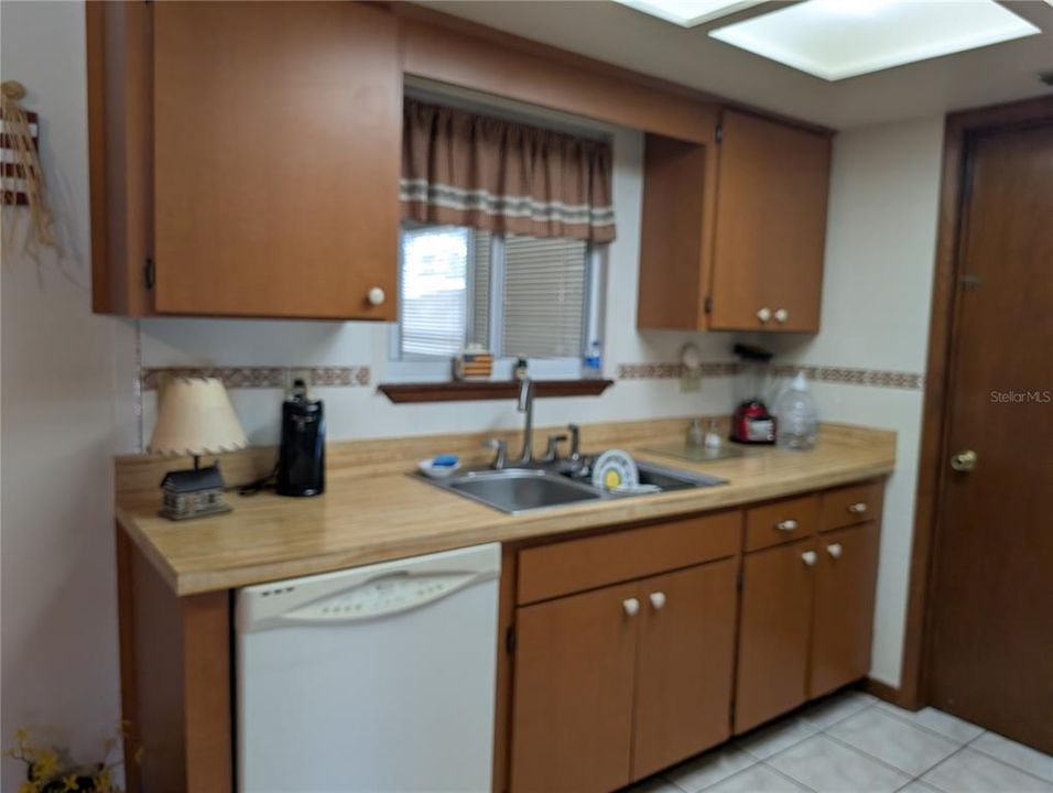 На продажу: $179,900 (2 спален, 2 ванн, 864 Квадратных фут)