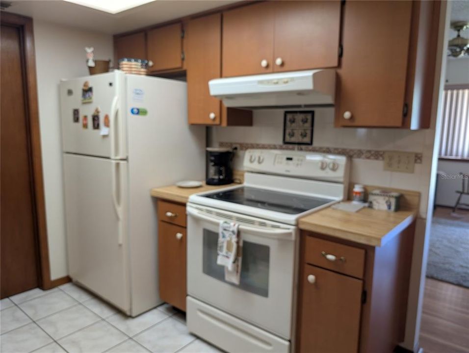 На продажу: $179,900 (2 спален, 2 ванн, 864 Квадратных фут)