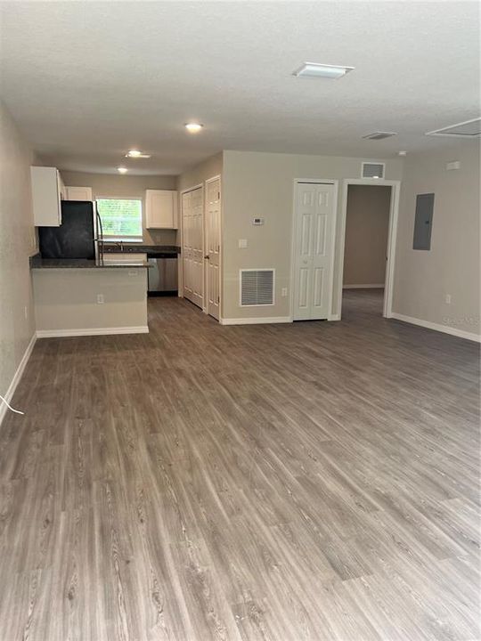 For Rent: $1,400 (2 beds, 2 baths, 984 Square Feet)