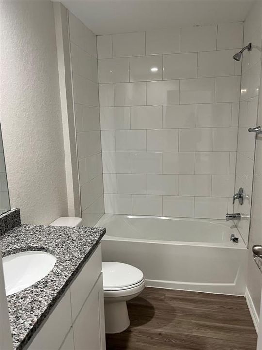 For Rent: $1,400 (2 beds, 2 baths, 984 Square Feet)
