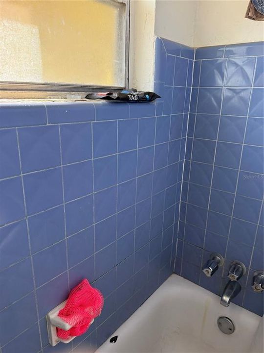 For Sale: $135,000 (2 beds, 1 baths, 816 Square Feet)